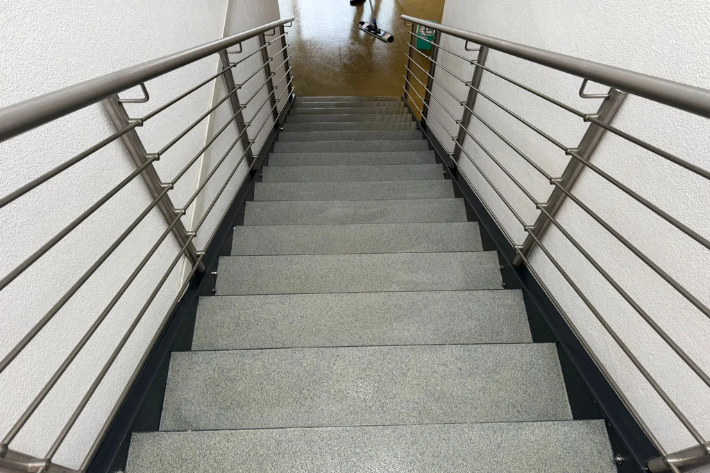 Nettoyage de sols dans des bureaux